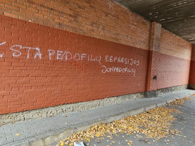 FASADO DAŽYMAS, GRAFITTI UŽDAŽYMAS