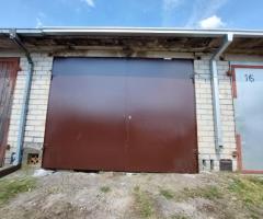Metaliniai garažo vartai, durys.