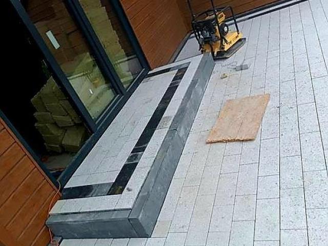 Sukritusių trinkelių atstatymas