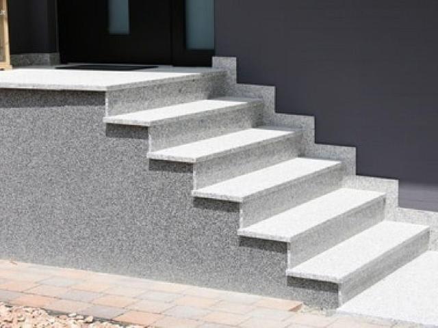 Laiptai iš granito ir bazalto