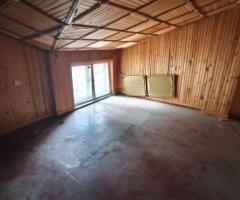 Parduodami du butai vienas šalia kito kurių bendras plotas 81,06 kv.m. Bokštų g.