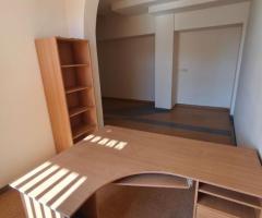Išnuomojamas 26 kv.m. Ofisas P. Komunos g. Klaipėda. Kaina tik 140€