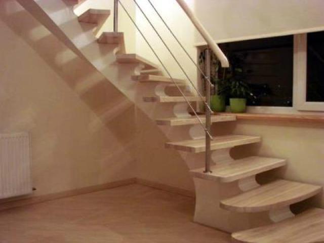 Laiptai, tvorelės, terasos, vartai ir durys