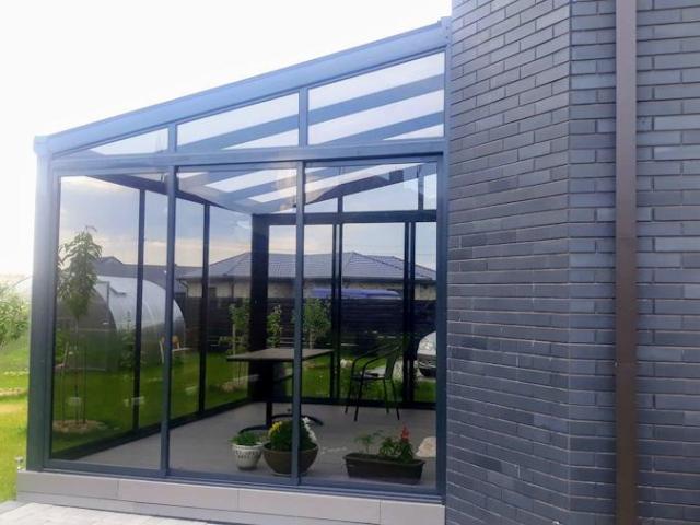 Aliuminio stoginės su integruota vandens nubėgimo sistema