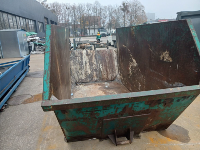 Skelbiamas aukcionas