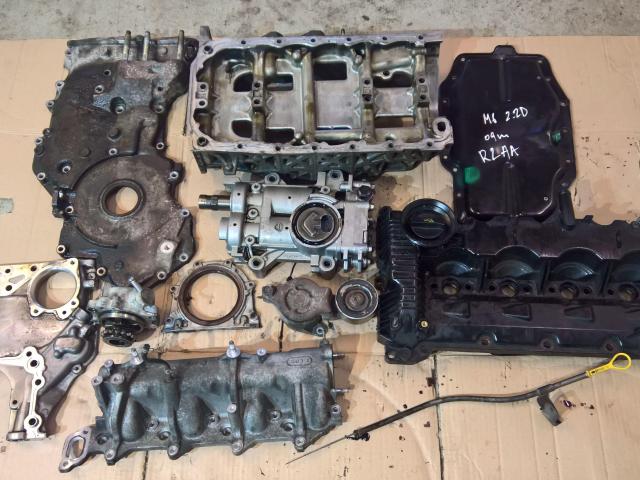 Mazda variklis dalimis.R2AA