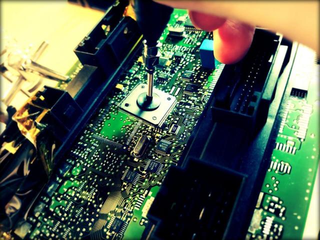 Technikos remontas. Elektronikos taisymas. 910.lt